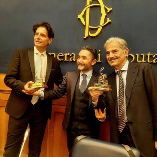 Nicola Acunzo premia Davide Cavuti e Massimo Dapporto